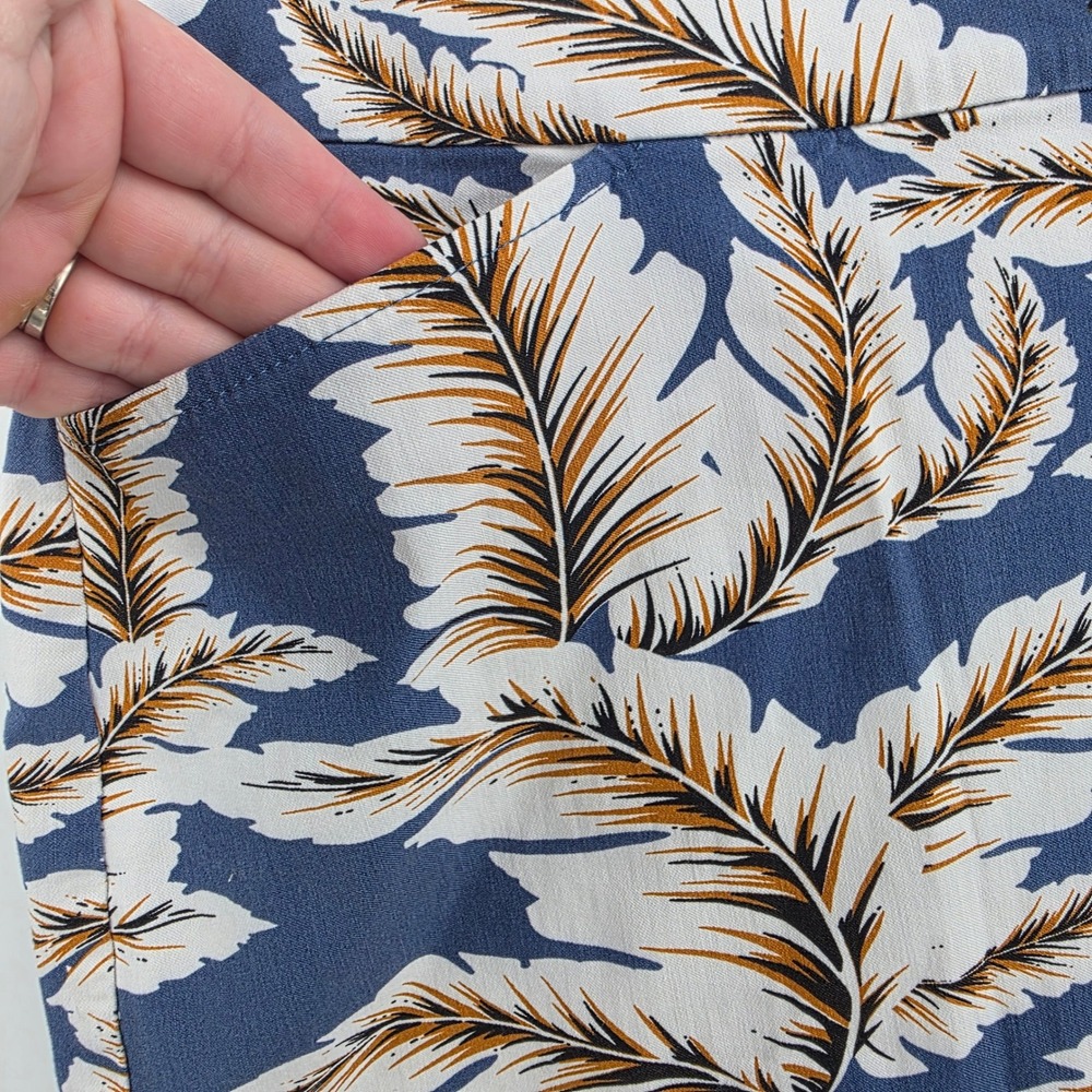 SWING CONTROL GOLF SKORT WOMENS SIZE 4 BLUE TROPICAL LEAF POCKETS ATHLETIC SKIRT - Picture 3 of 12
